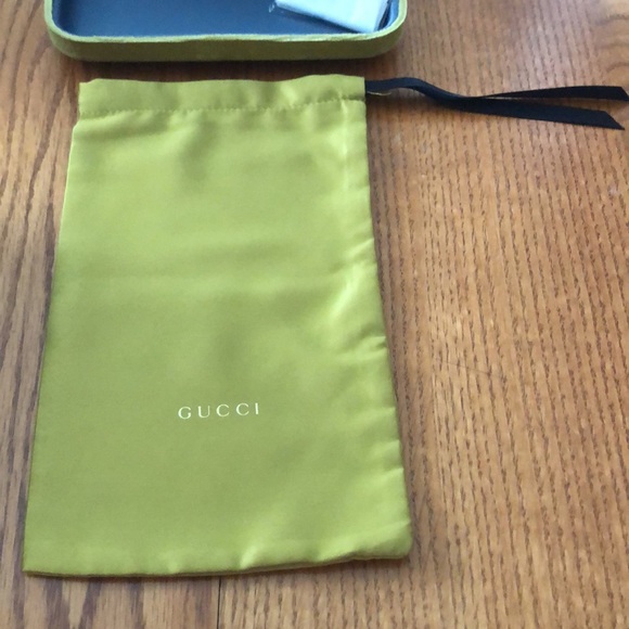🕶 NEW Gucci Velvet hard clam-shell case - Picture 3 of 4